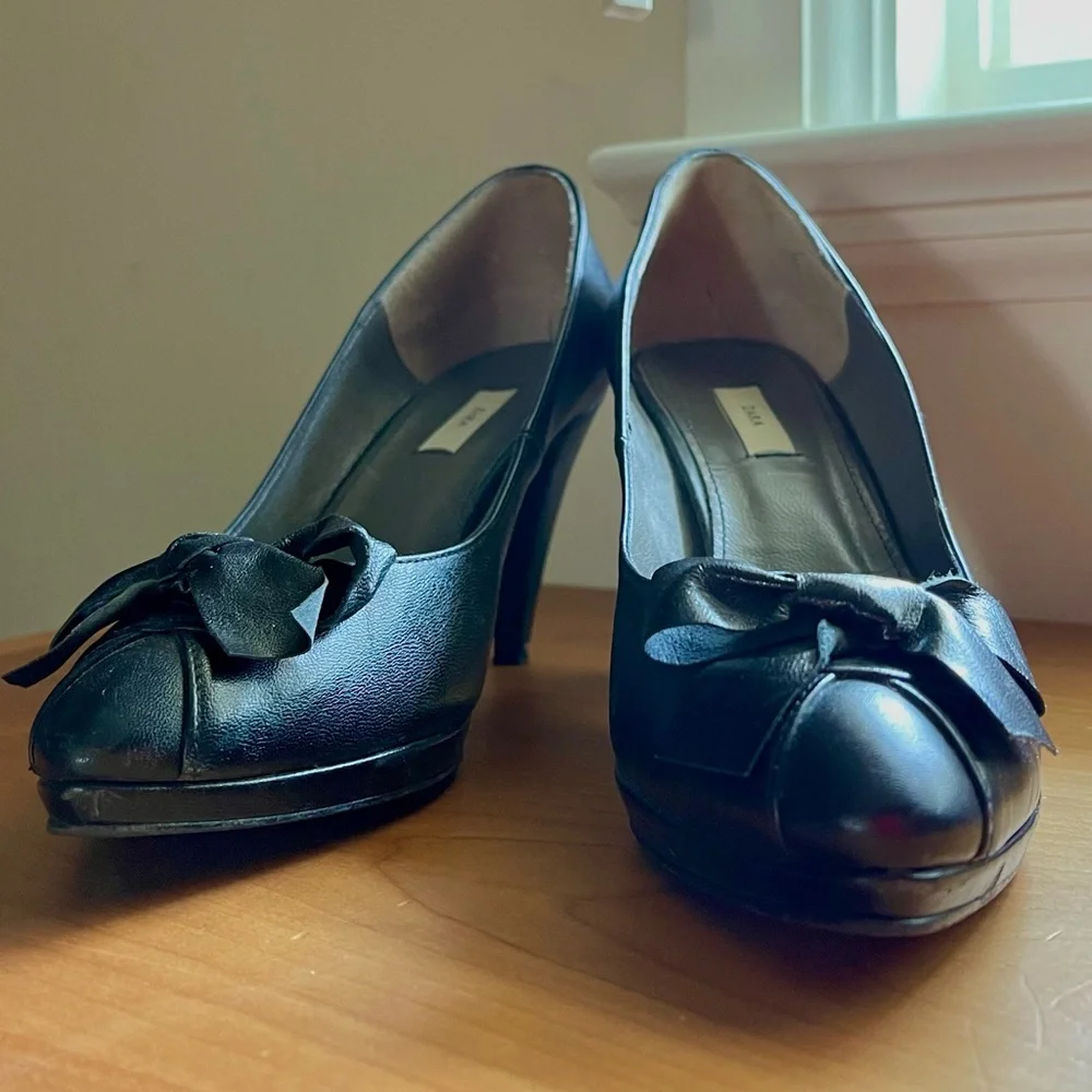 Zara Black Sexy Leather Bow Heels, size 7.5